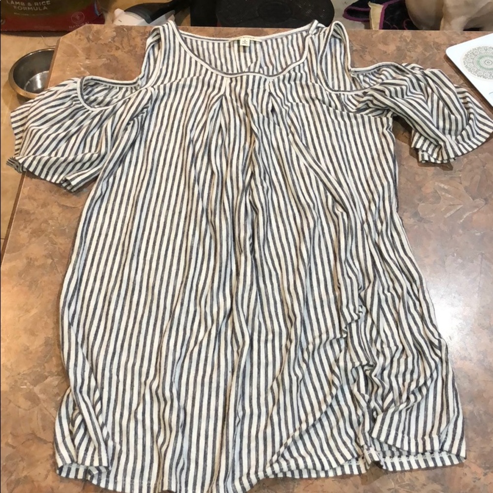 Cut out shoulder Shirt!